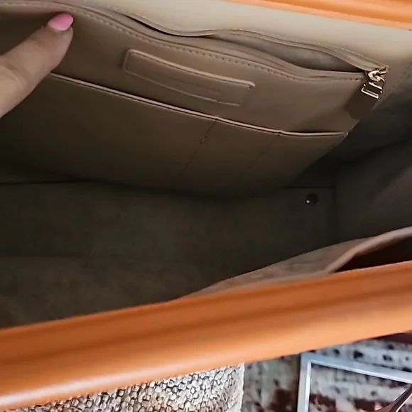 ANTONIO MELANI gold tone hand bag - Picture 7 of 10